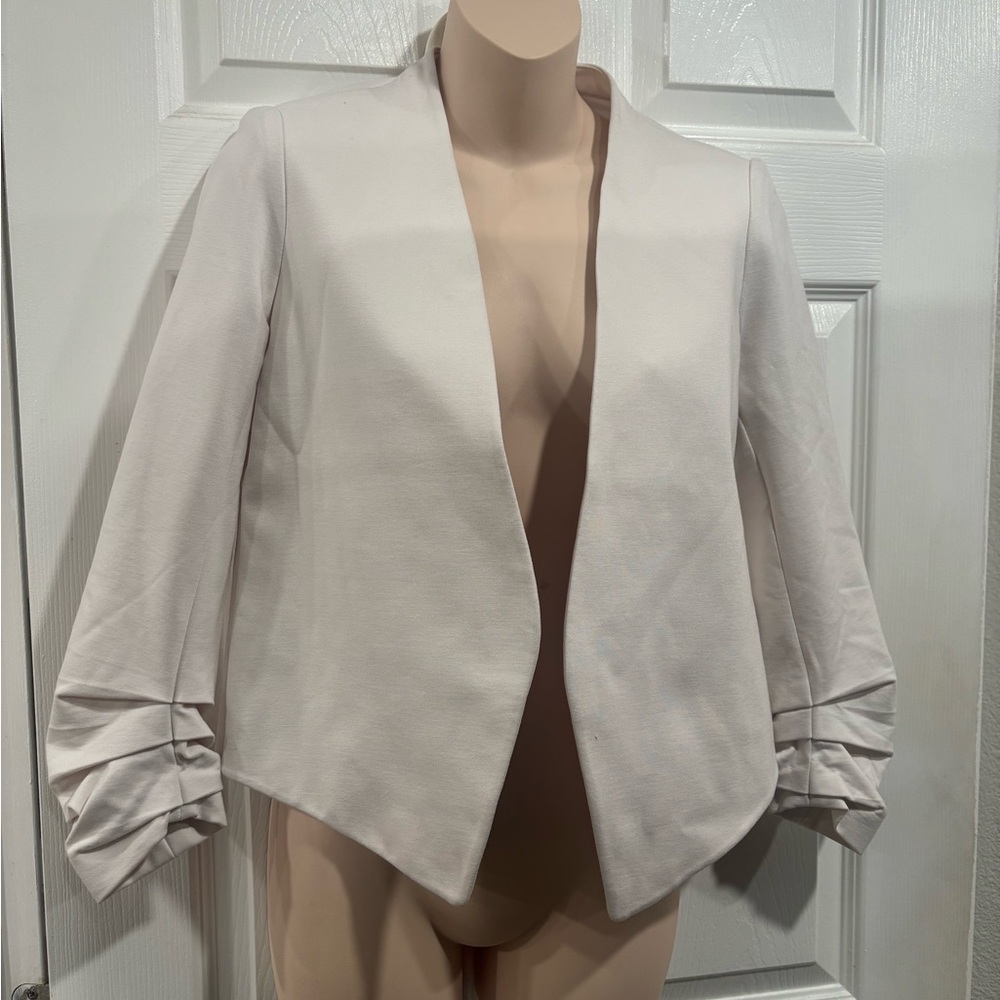 Nine West. Cream Blazer with Ruched Sleeves. Size XS